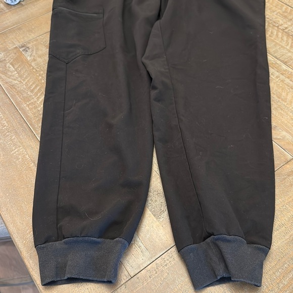 Figs Zamora Maternity Jogger Scrub Pants™ - Picture 7 of 10